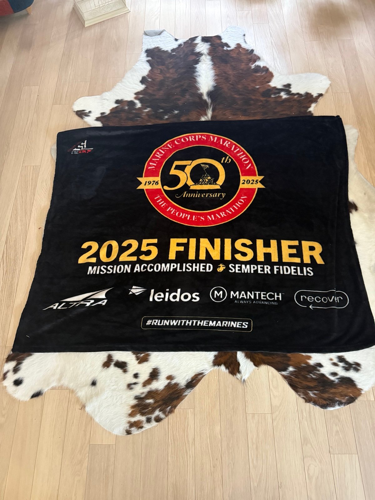 Marine crops marathon play throw blanket