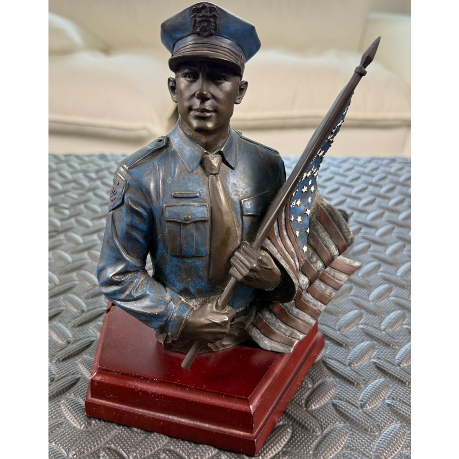 VTG Vanmark Blue Hats of Bravery VPE2082912 1st Edition 0444 Of 2500 w/ Light!!