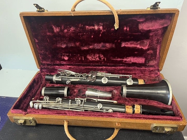 Vintage Boosey & Hawkes The Edgware Clarinet w/hard case Made in England