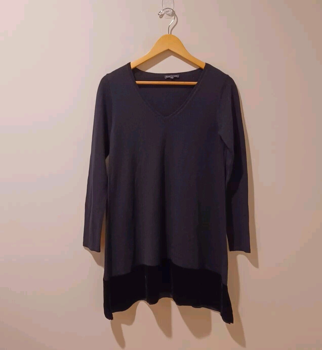 Eileen Fisher V-neck Merino Wool Long Sleeve Top Black Sweater Velvet Hem XS