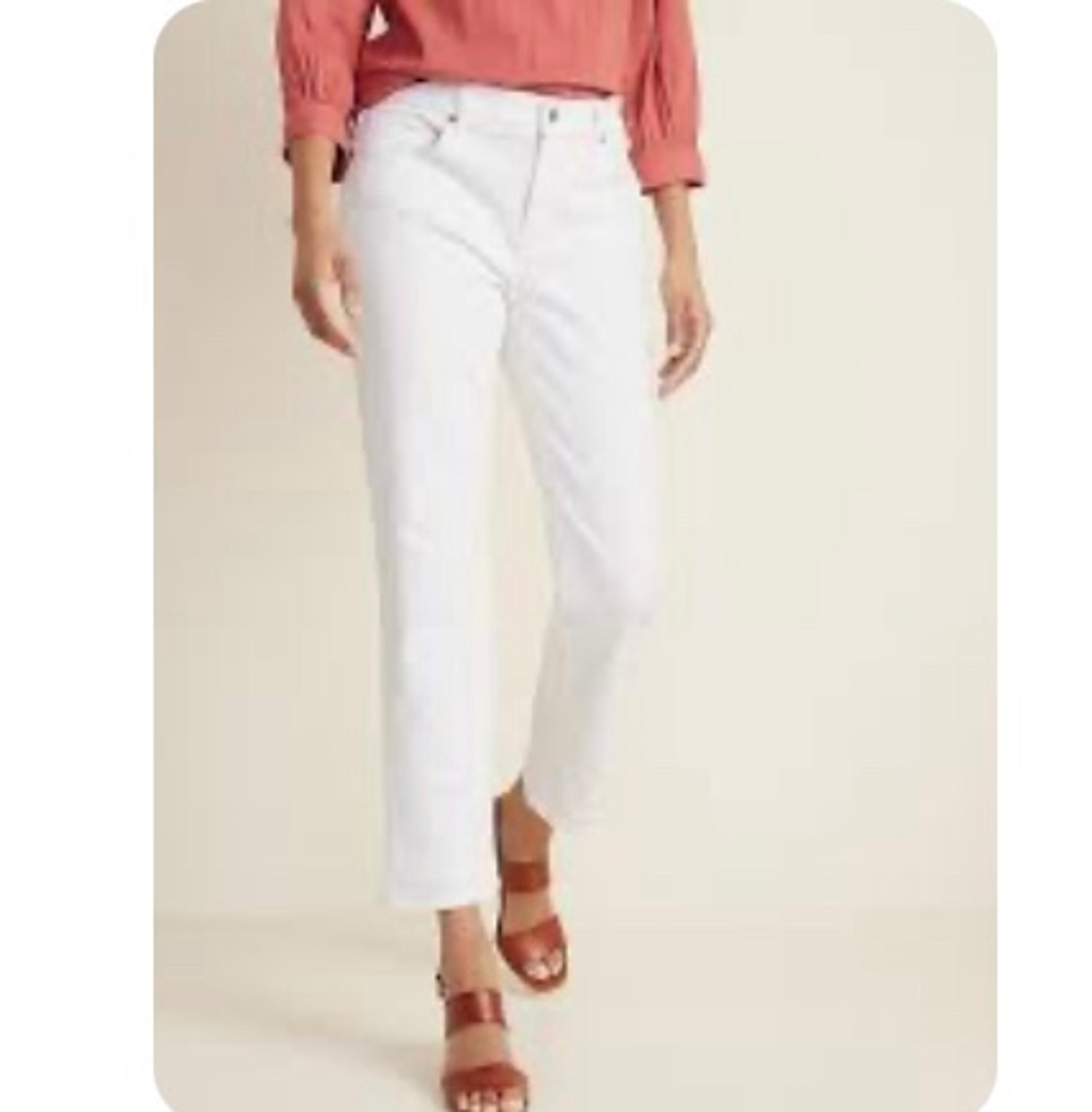 Old Navy White Boyfriend Midrise Jeans