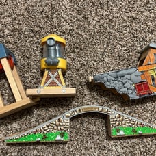 Thomas Train Wooden Railway vintage set pieces Mine tunnel, Water tower, Maron