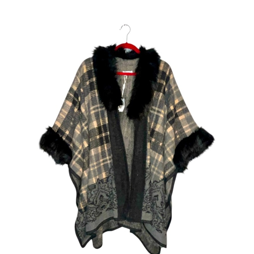 New Sioni Faux Fur Trim Cape Plaid With Floral Detail At Bottom Size L/XL
