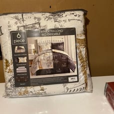 Twin comforter