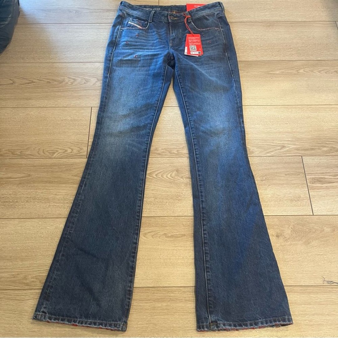 NWT Diesel 1969 Ebbey 5 Pocket Slim Fit Low Rise Bootcut Distressed Jean Size 32