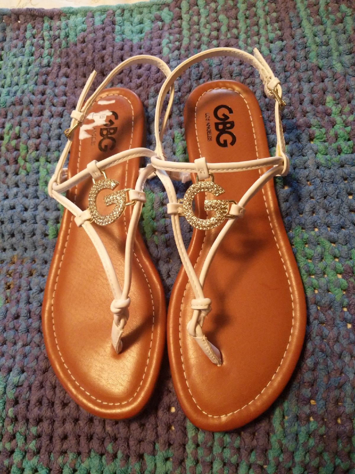 G by guess store deers flat sandals