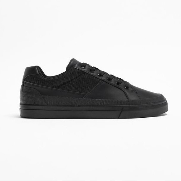 NWT. Zara Man Black Sneakers. Size 9.