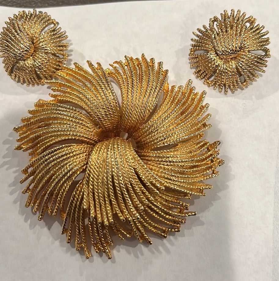 Monet Cordelia Large Brooch and clip Earrings