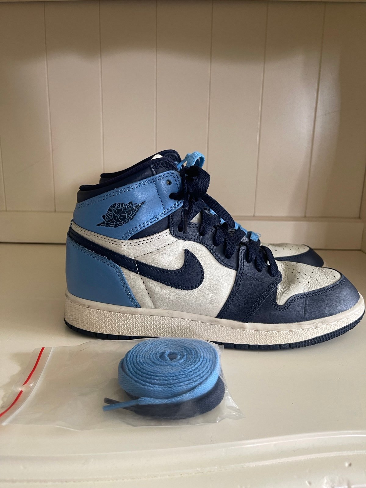 Jordan 1 retro high obsidian