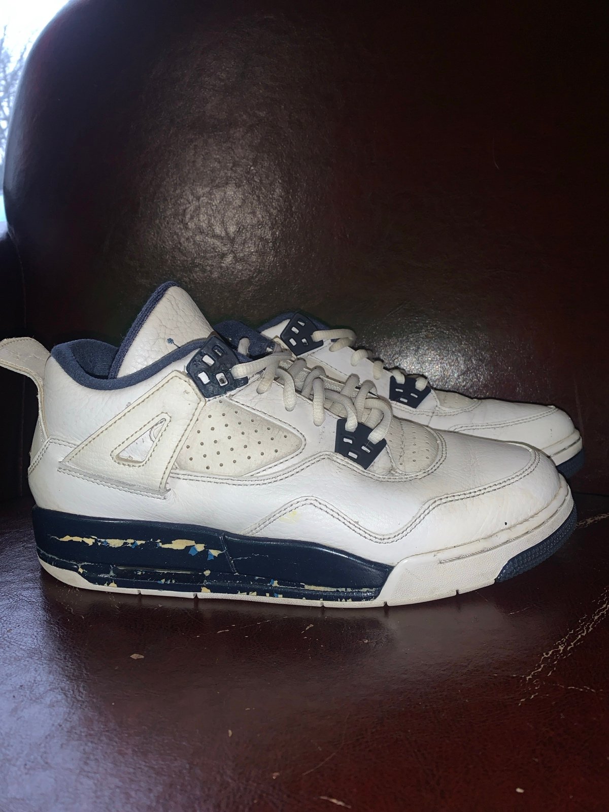 Jordan 4 Retro Columbia