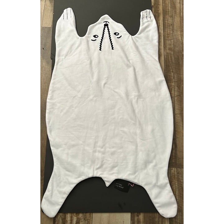 new itsy bitsy fibers polar bear blanket