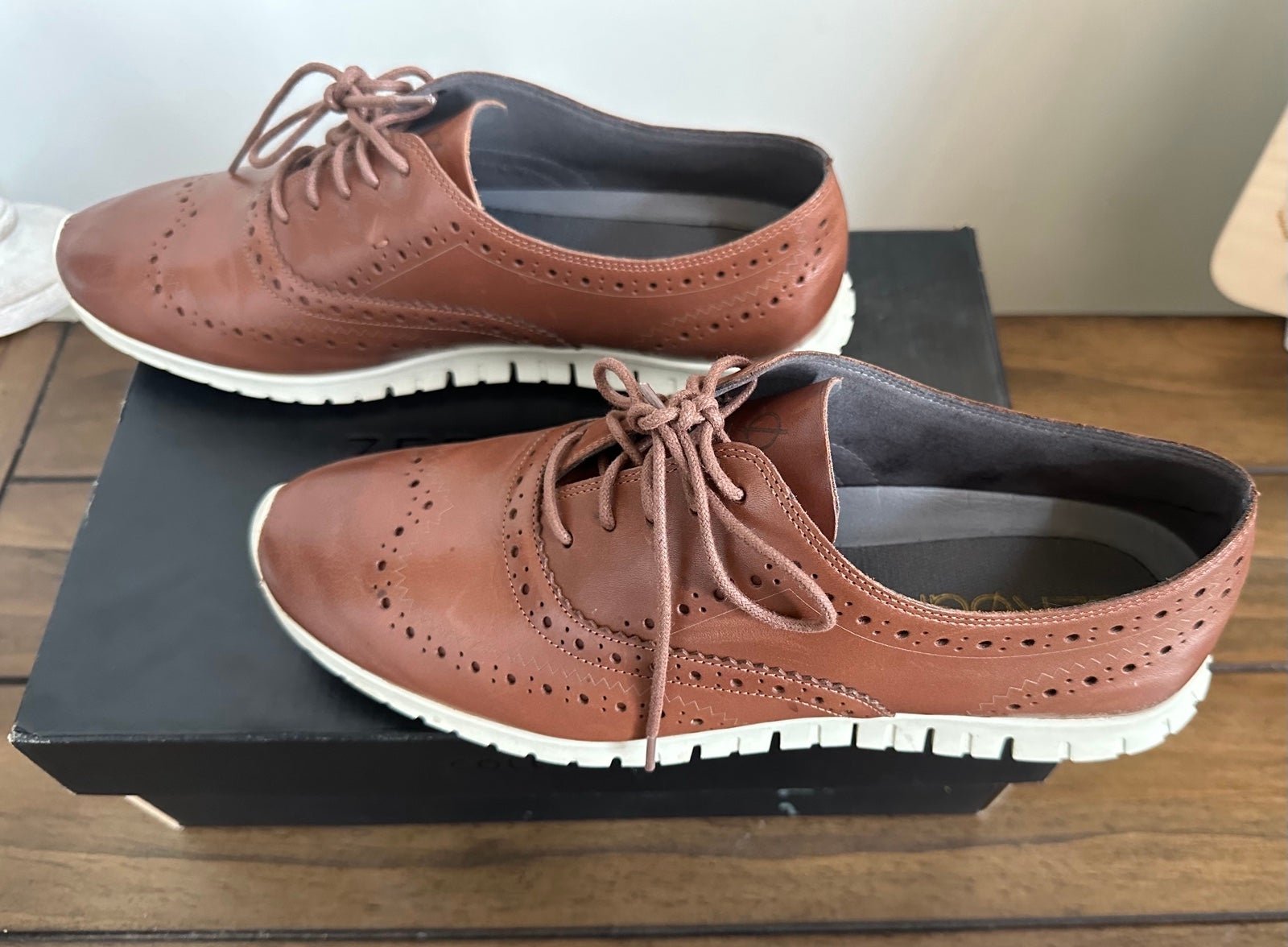 Colehaan womens Wingtip Oxford shoes