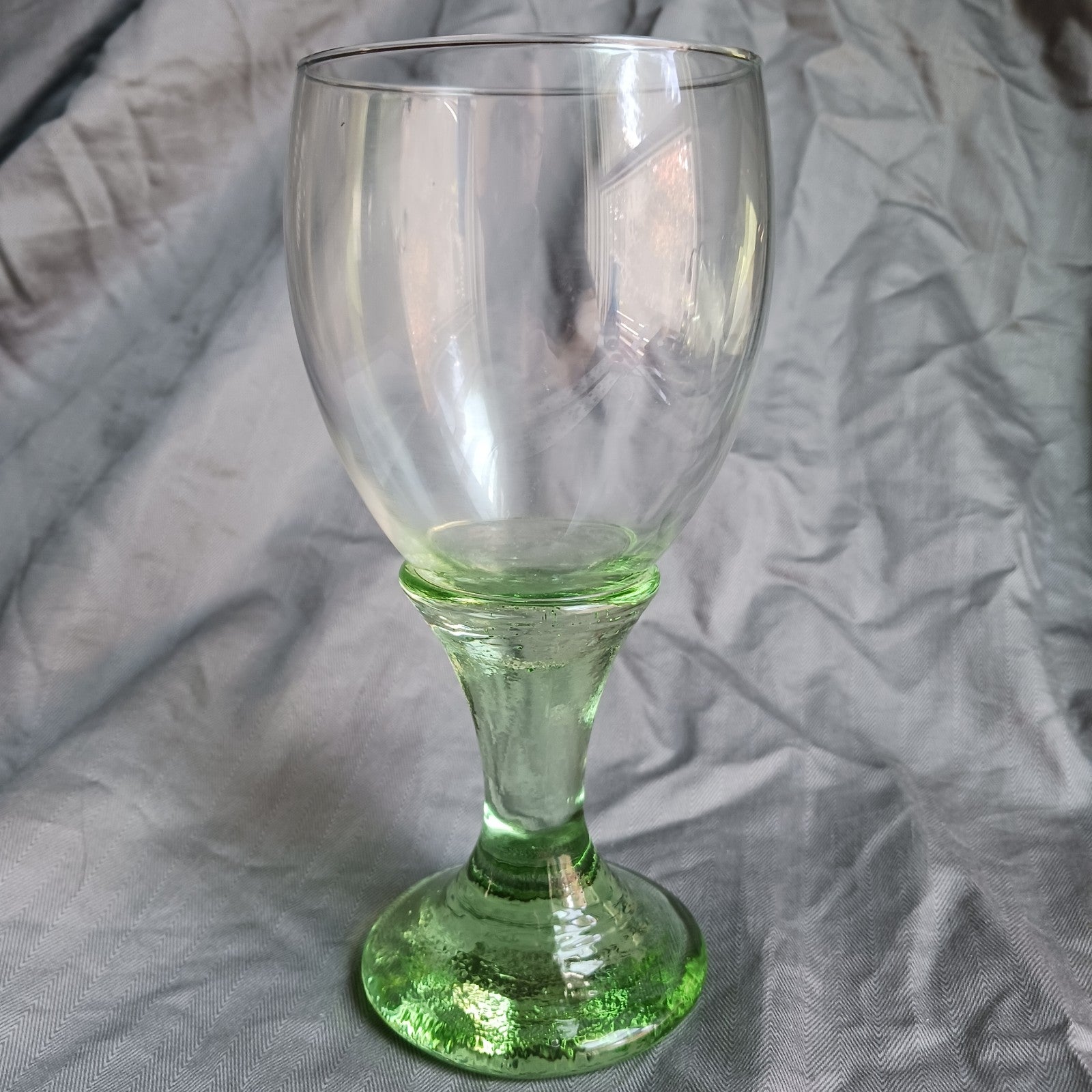 E28 Celery Fire and Light goblet