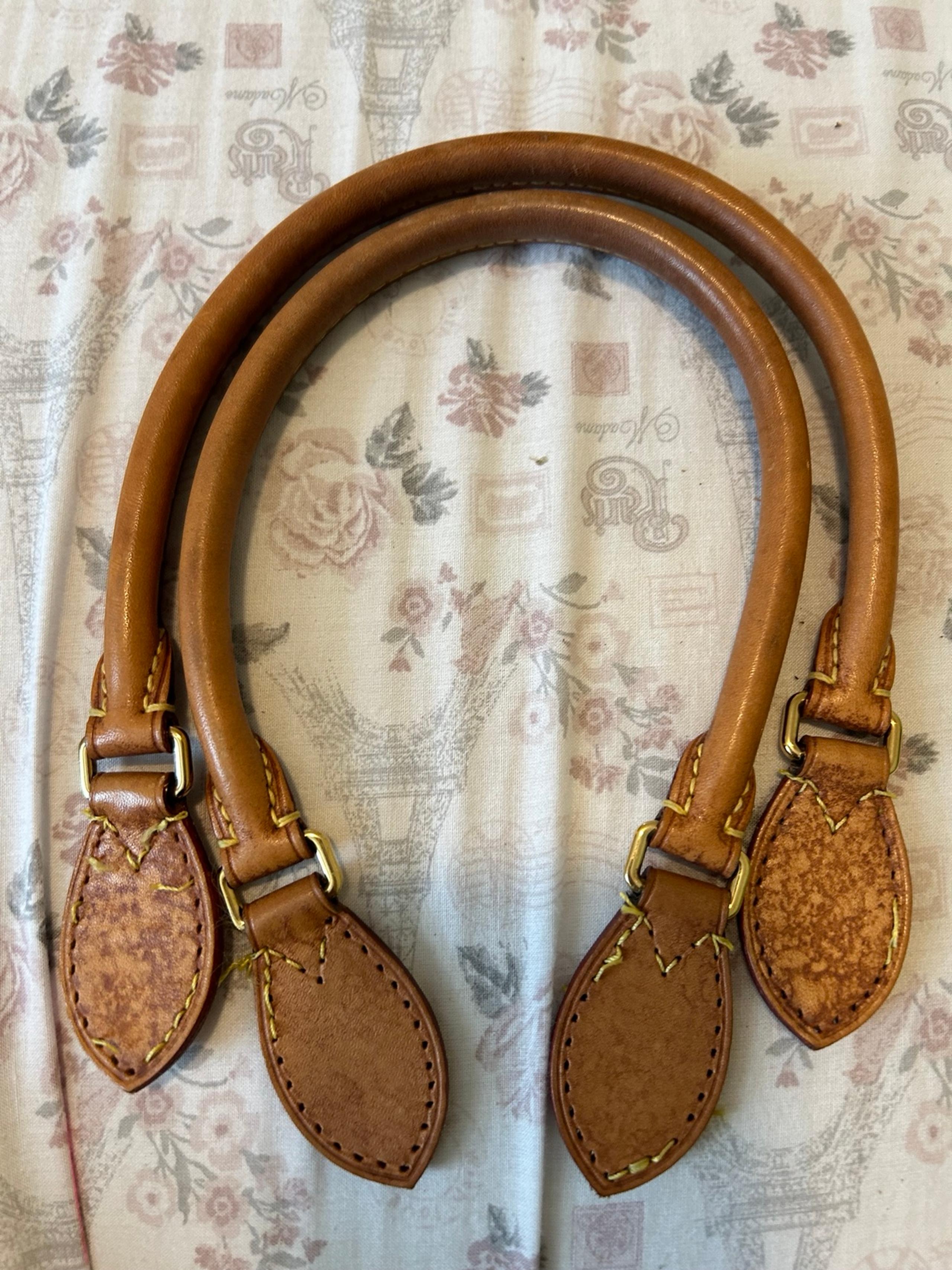 Louis Vuitton handles A33
