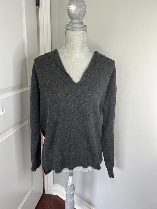 Lusso Women's 100% Cashmere Hooded Sweater Gray Size M EUC