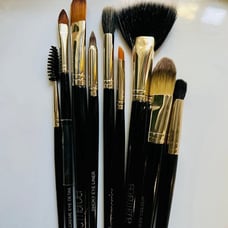 Beautiful Laura Mercier Brushes and Sharpeners plus free gift!