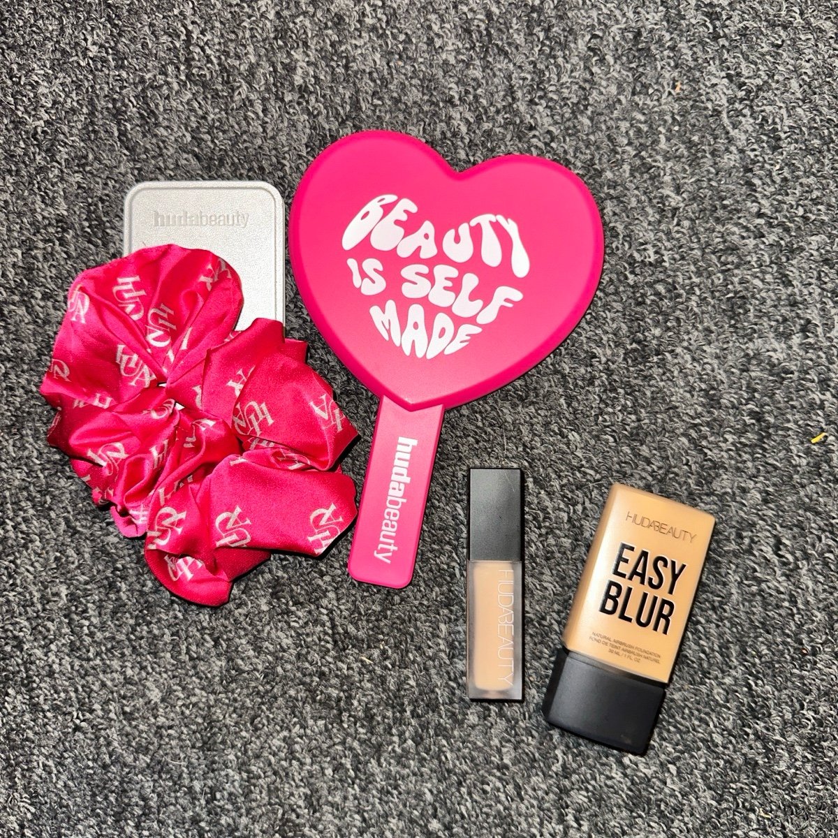Huda Beauty Bundle: easy blur foundation, faux filter concealer