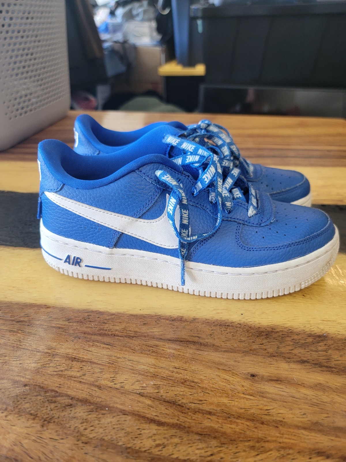 Size 4.5Y Nike Air Force 1 Low LV8 NBA Game Royal 820438-403 University Blue.