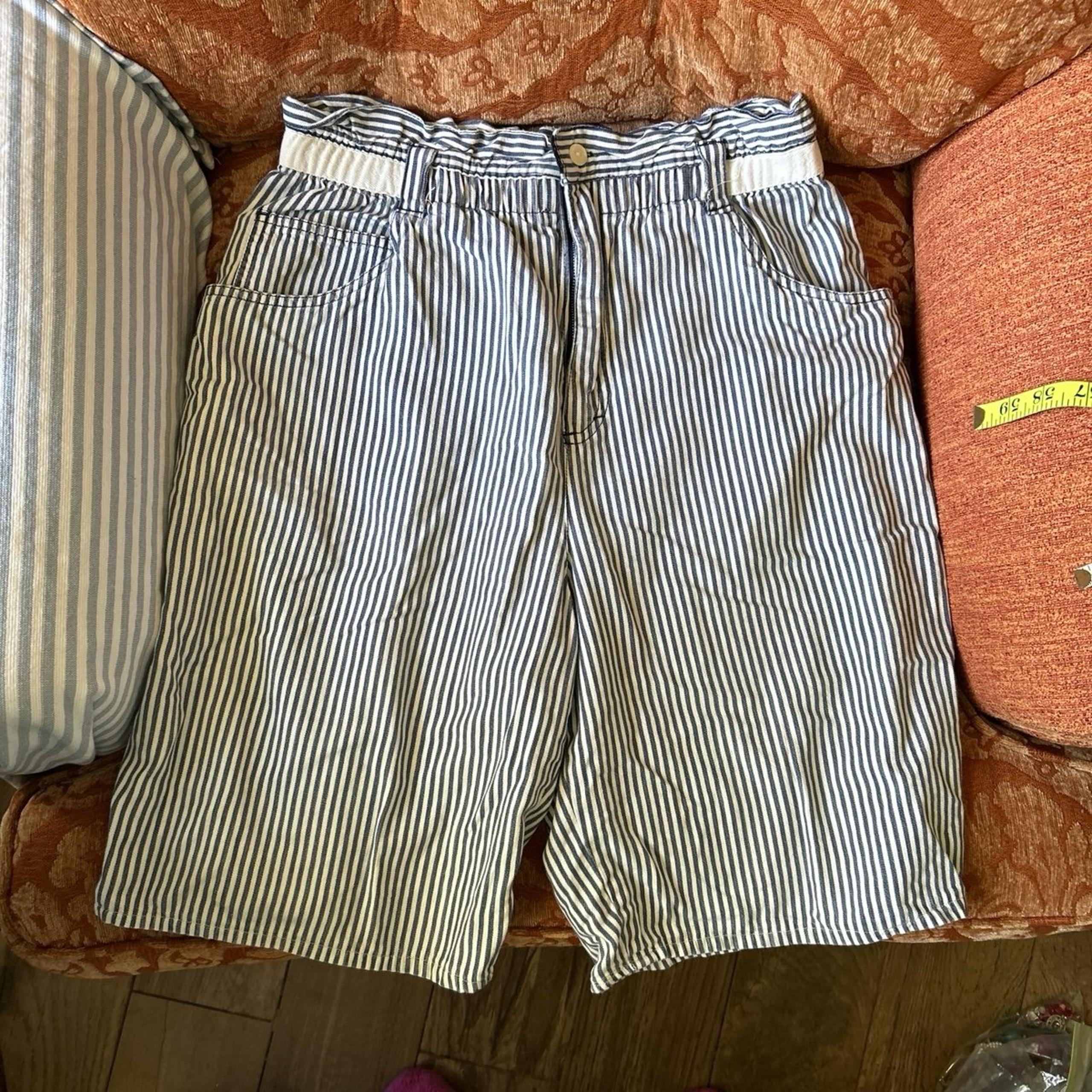 Vintage Esprit Sport striped blue and white shorts sz 7/8