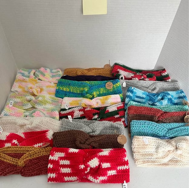 Wholesale Bulk Listing of 22 Ear warmers/ headbands. Crochet. Various sizes.