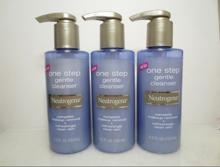 NEUTROGENA ONE STEP GENTLE CLEANSER 5.2OZ LOT OF 3