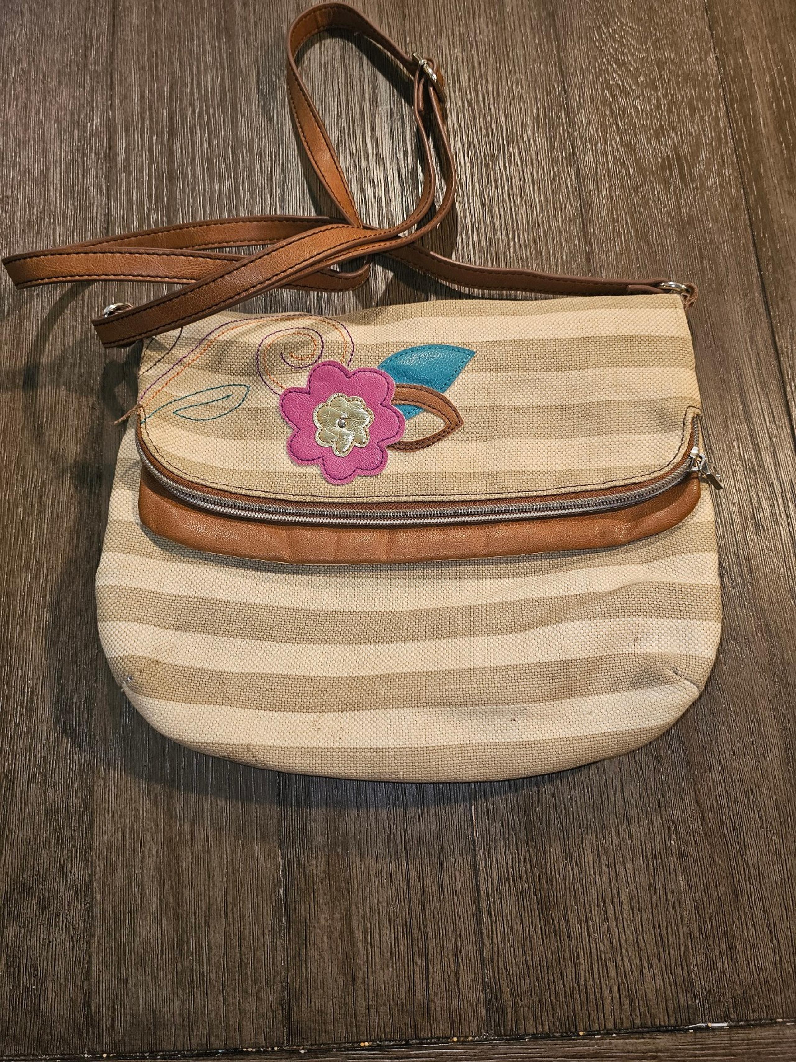 Relic tan purse