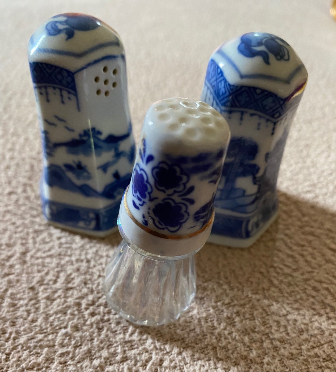 Vintage porcelain salt pepper shaker