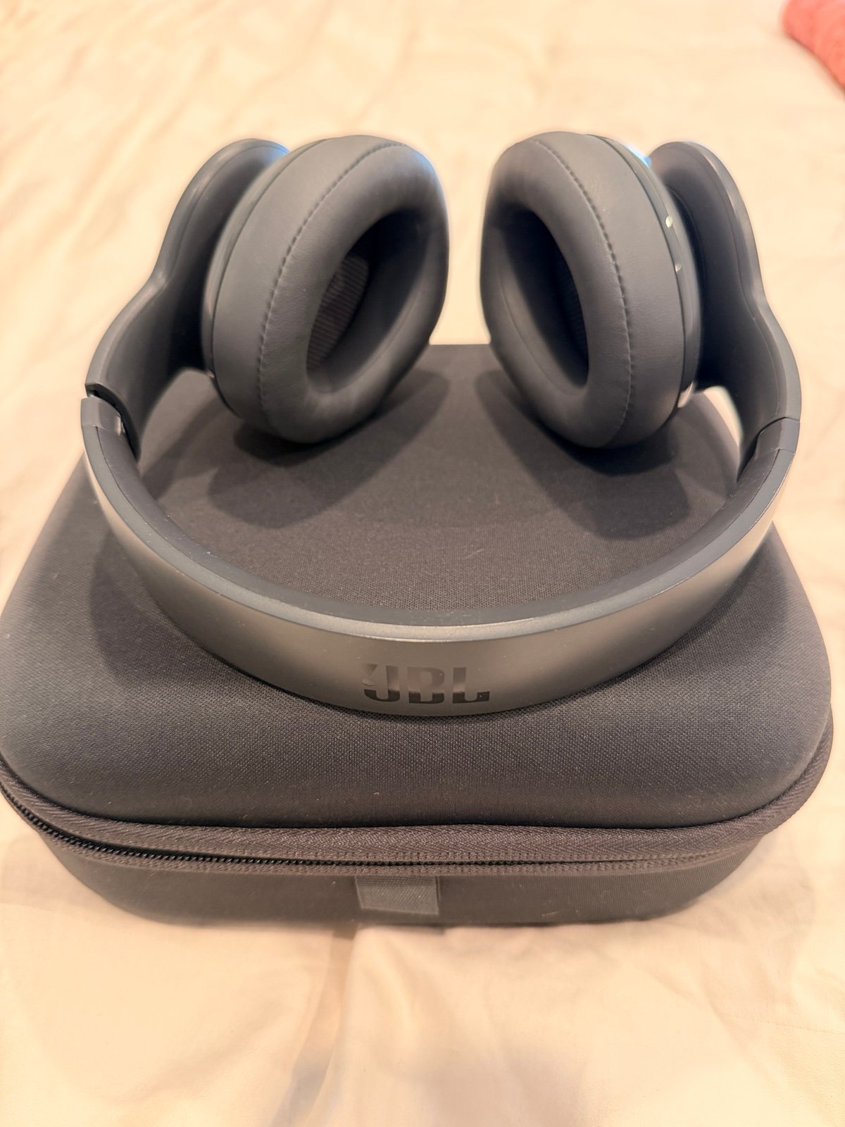 JBL Everest 700 Over-Ear Headphones