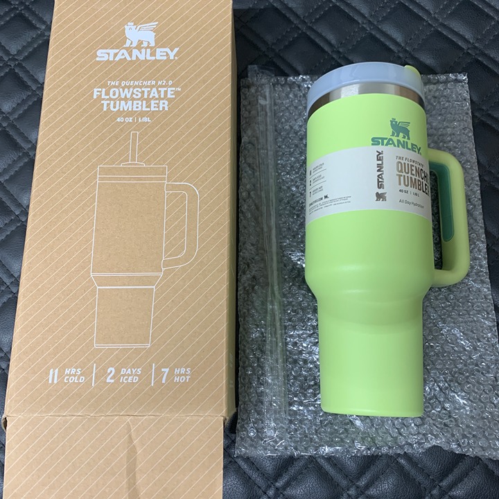 Stanley 40oz Flowstate Quencher H2.0 Tumbler