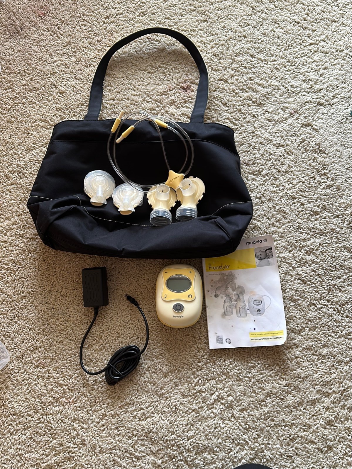 Medela Freestyle Breast Pump System Like New