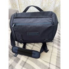 VANGUARD VEO RANGE 38 NV MESSENGER CAMERA BAG - (NAVY)