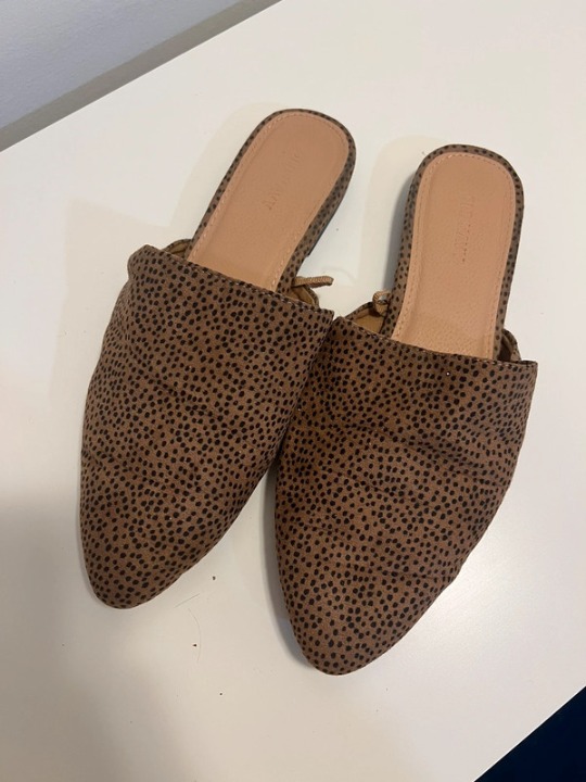 Old Navy printed mules. Worn several times, but in good condition
