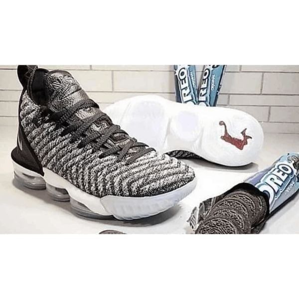 EUC Nike LeBron James 16 Ashes Black White Oreo Mens Basketball Shoes