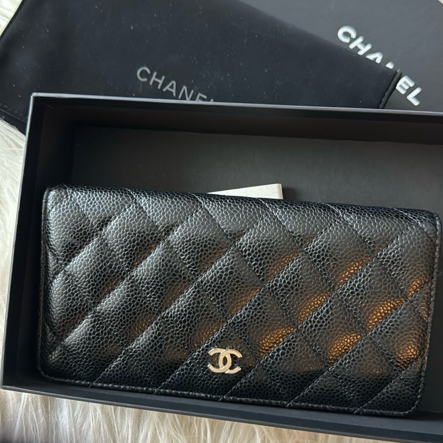 Authentic Channel wallet