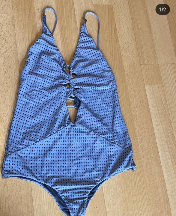 Acacia one piece