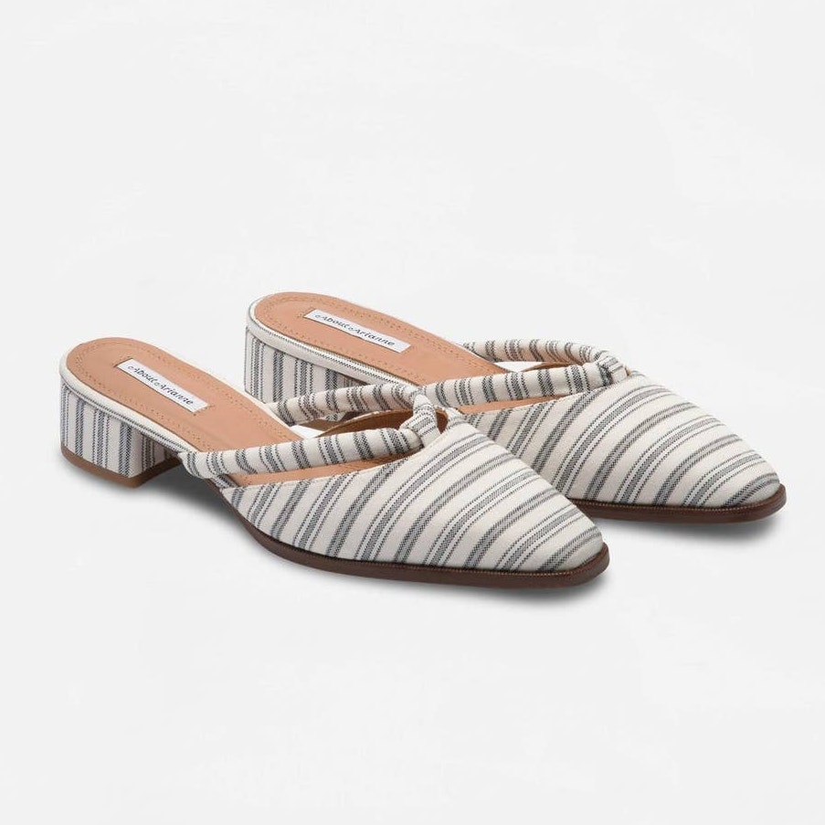 About Arianne Simone Santorini Mules