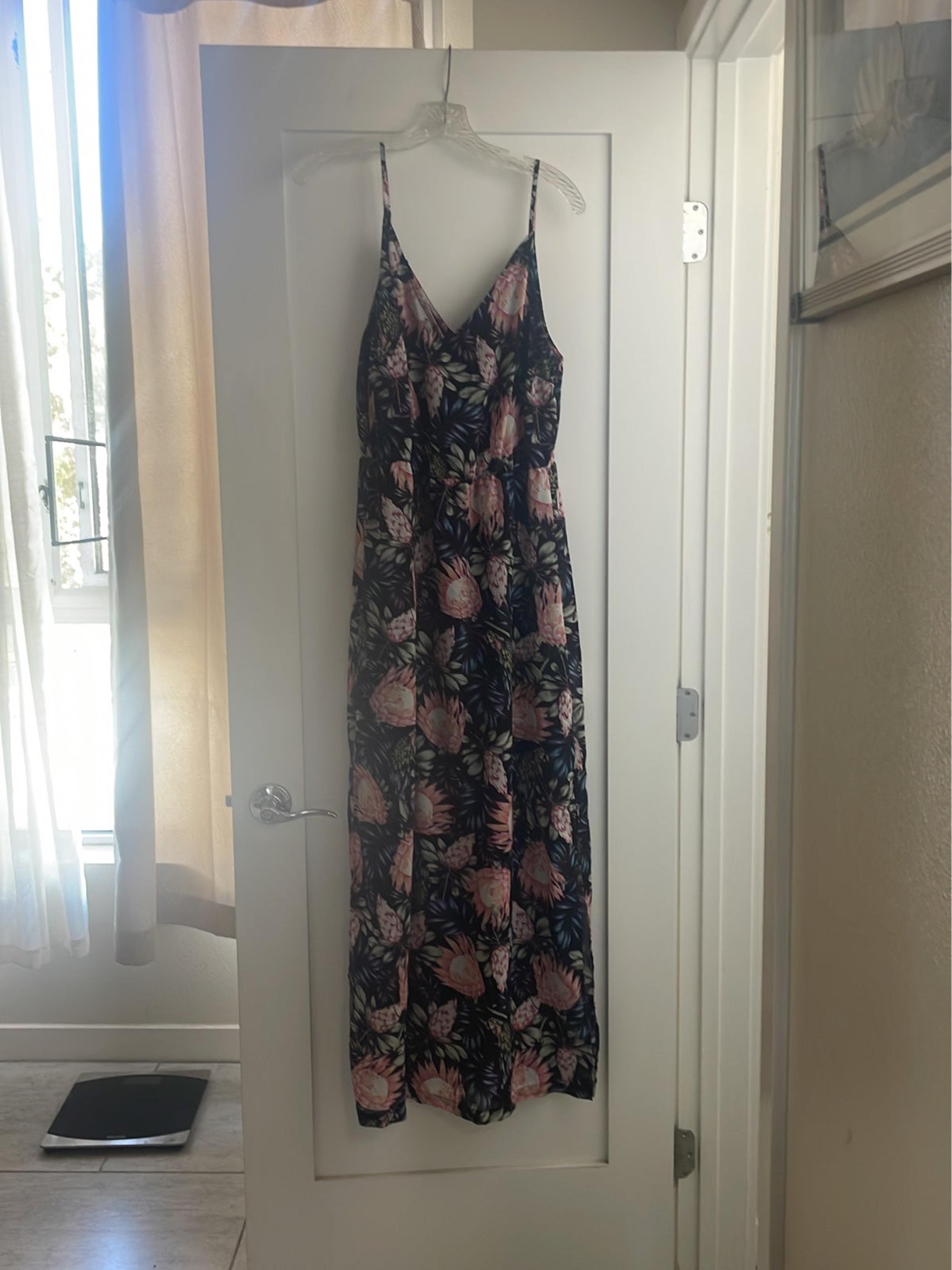 Maxi Dress Exotic modern floral sheer spagetti strap size large