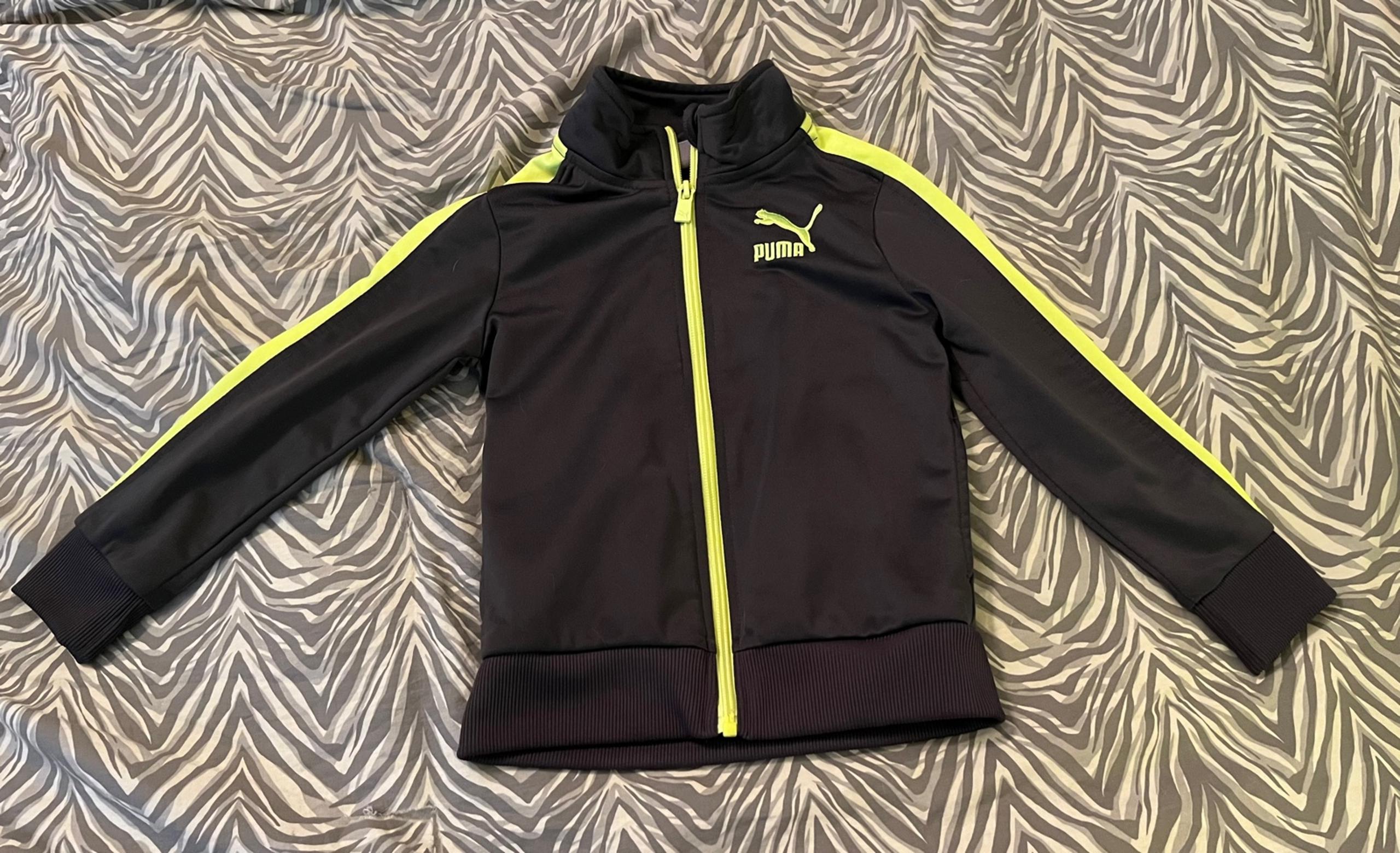 Puma track jacket dark grey/neon yellow boys size 4