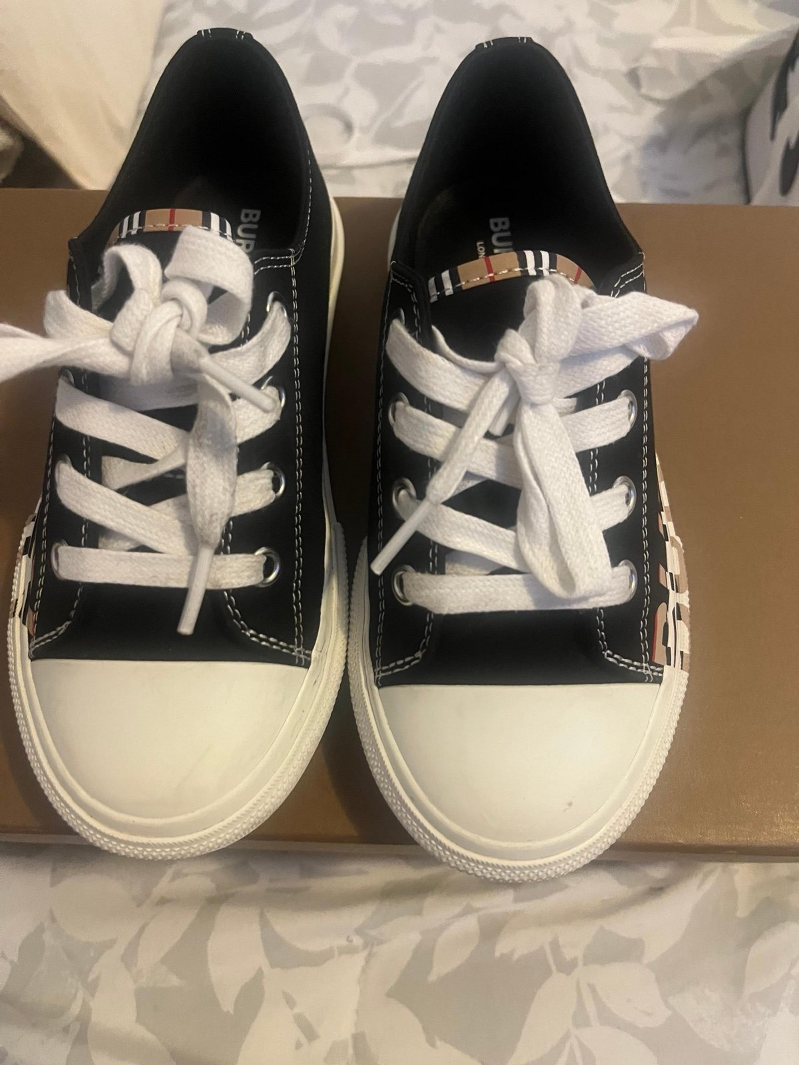 Burberry kids shoes