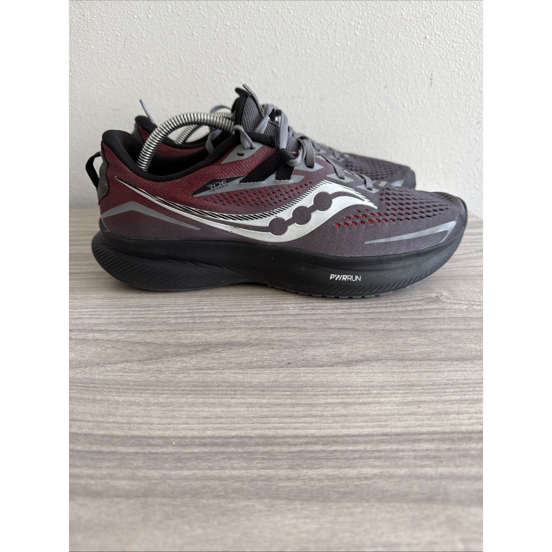 Saucony Ride 15 Mens Size 11 Gray Red Athletic Running Walking Shoes Sneakers
