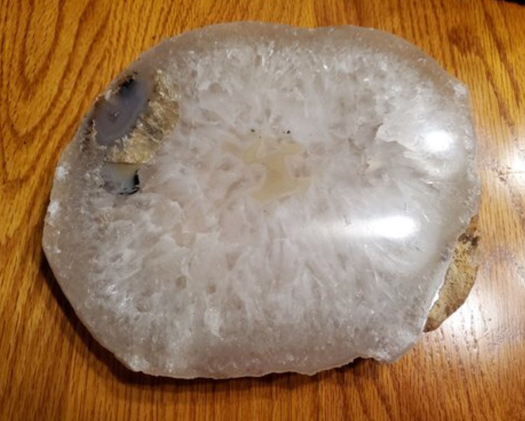 BEAUTIFUL MAJESTIC WHITE AGATE ROCK BOAR
