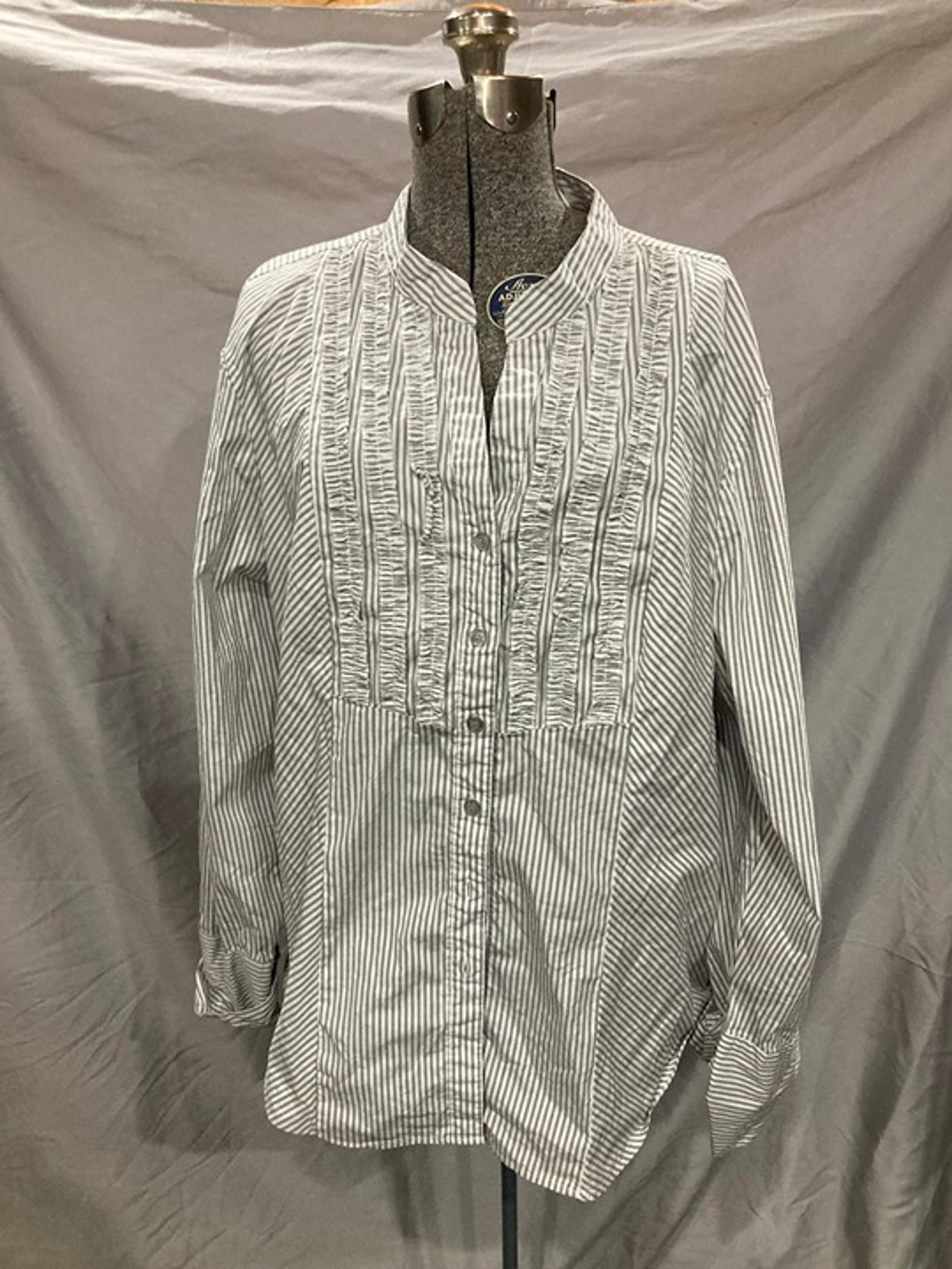 NWOT Route 66 Women's Shirt Long Sleeves Gray White Stripe Size 3X