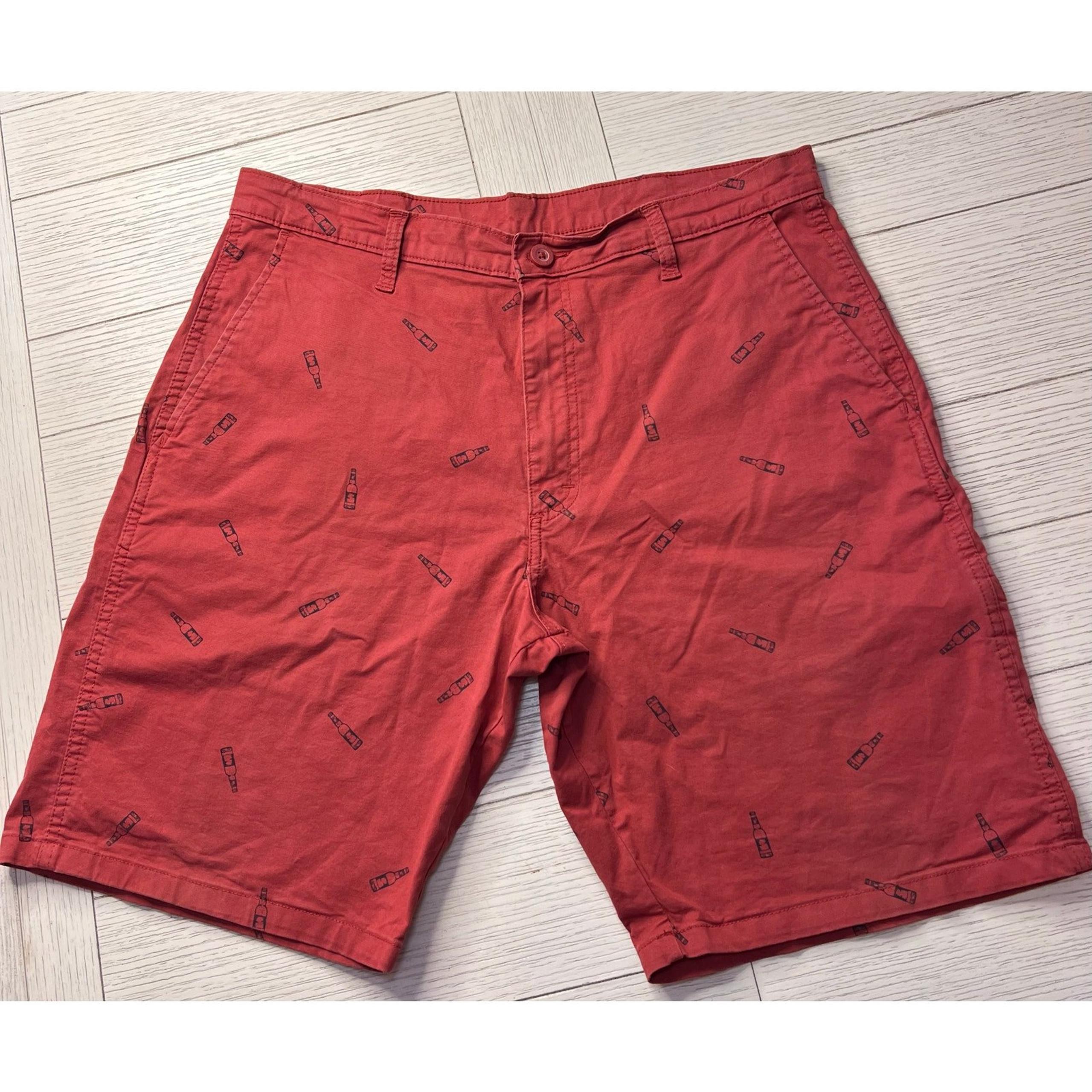 Wrangler men’s rust red beer bottle brushed cotton casual shorts. Size 34.