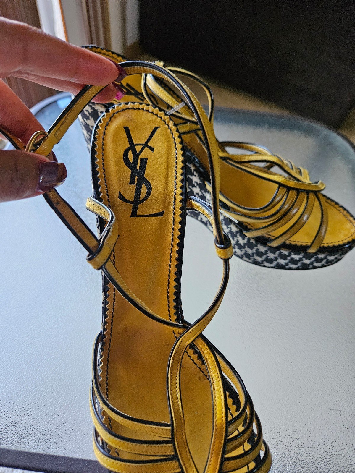 【24SS NEW】SAINT LAURENT / サテン スライドミュール / Yellow Saint Laurent Paloma Slingback Pump in Highlighter Yellow | FWRD