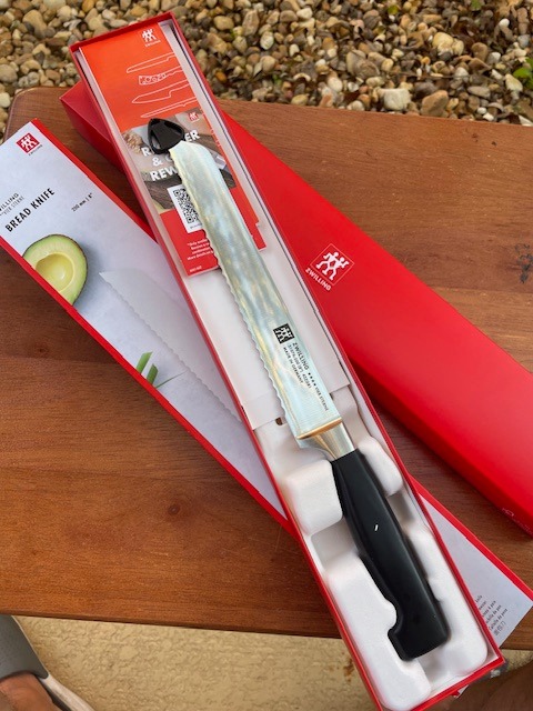 Zwilling J.A. Henckels Twin FOUR STAR 8 Bread Knife