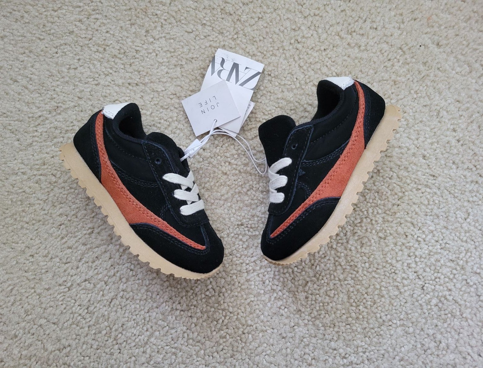Zara RETRO SNEAKERS. Size 8 (24)