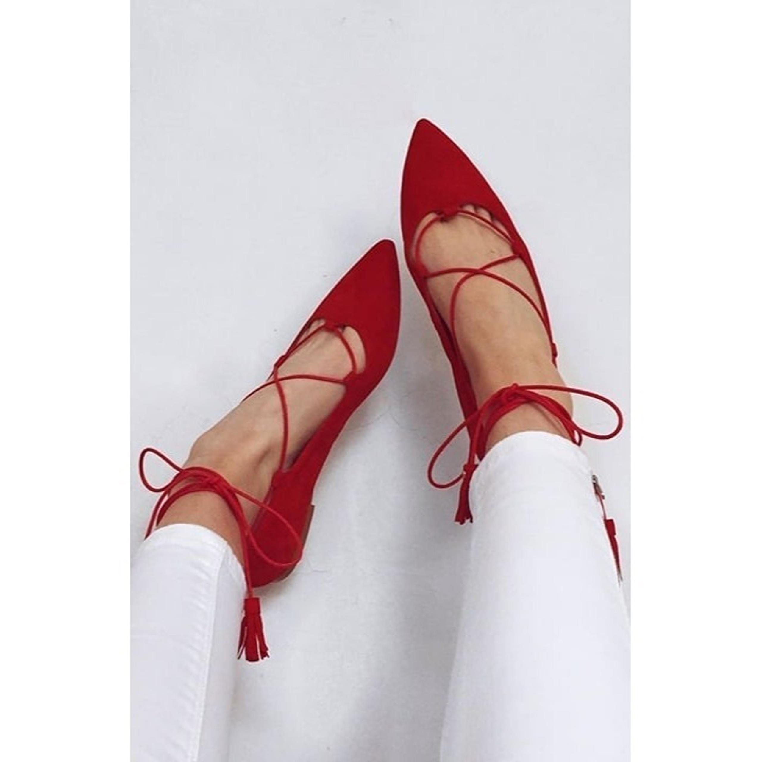 MOSSIMO SUPPLY Co.Women shoes ballet flat with laces around the leg red color 6