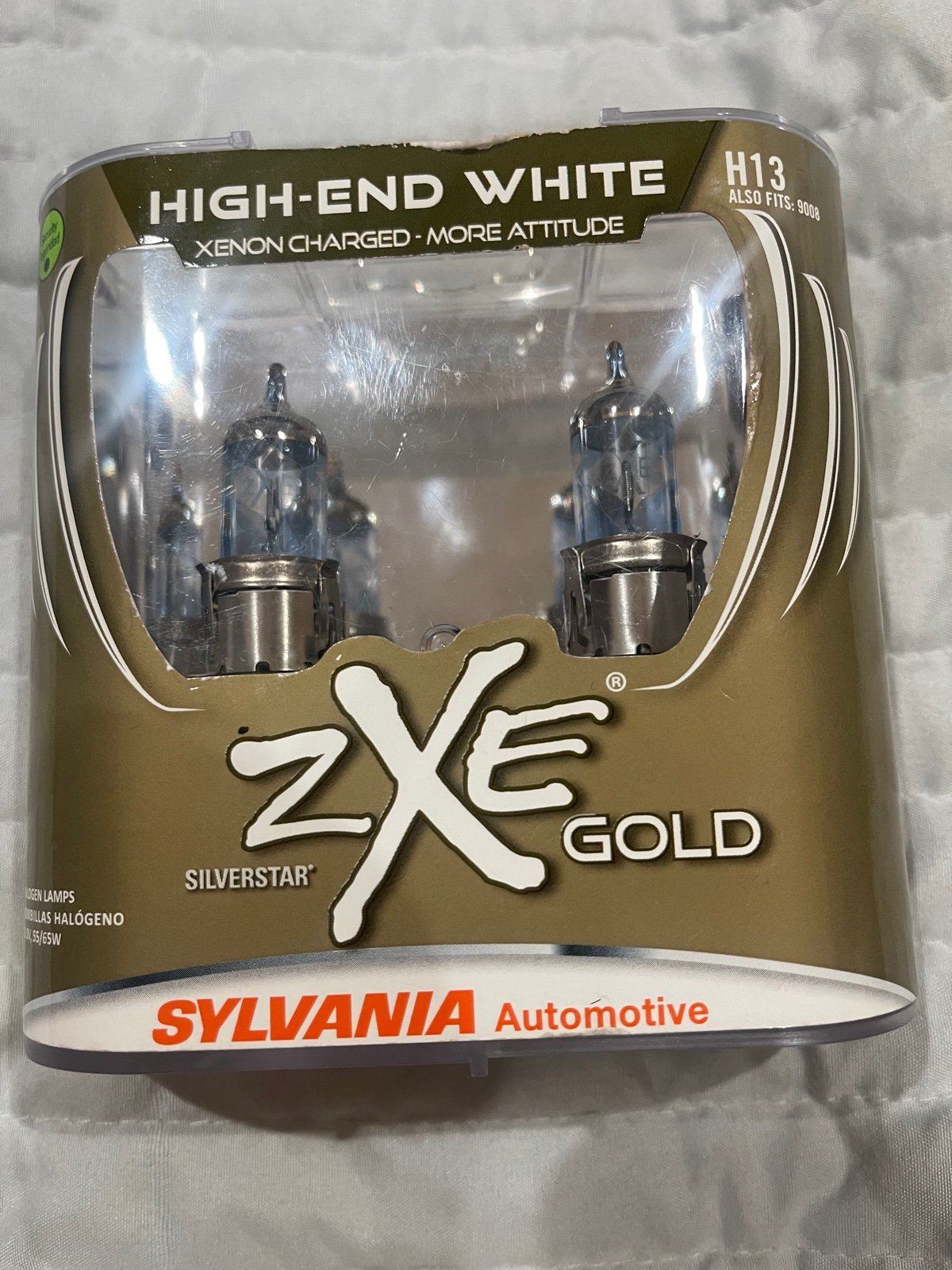 SYLVANIA 9005 High Performance SilverStar ZXE Gold Halogen
