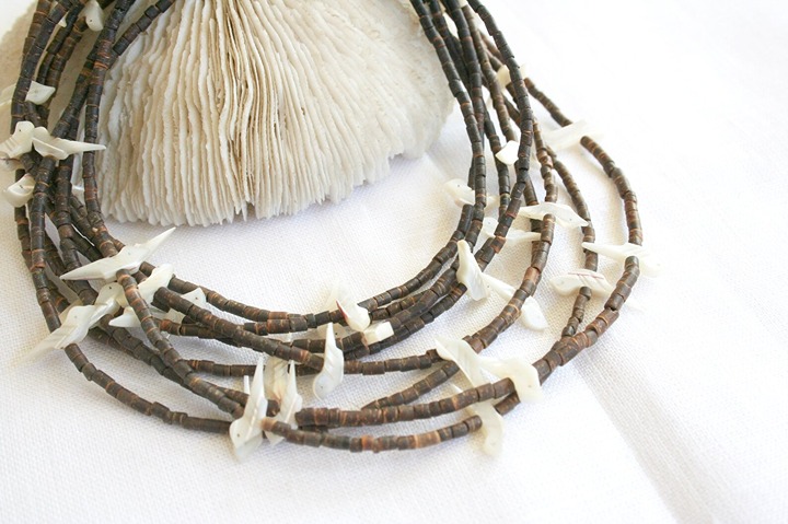 Vintage Southwest Native American style bird fetish necklace heishi carved shell
