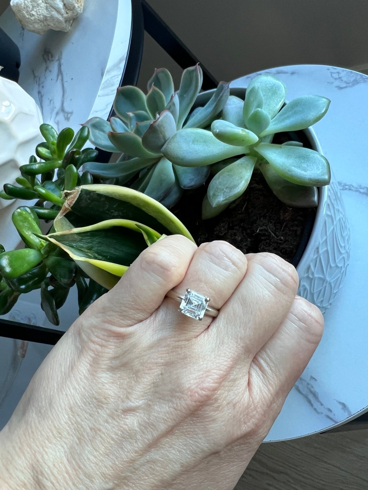 Diamond Nexus 2.40 carat 14K Tiffany-Style Solitaire Ring size 6.75